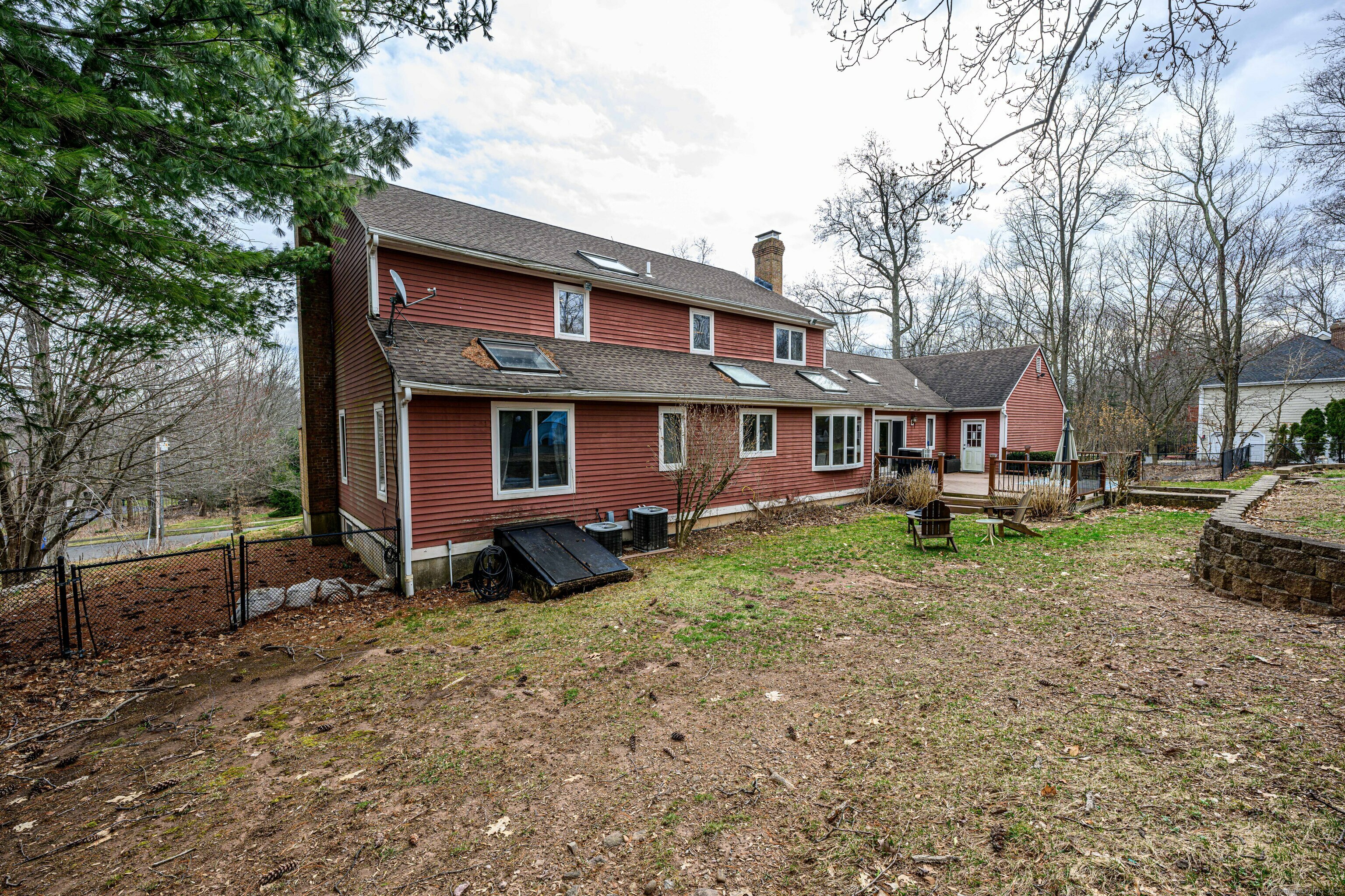 Property Photo:  85 West Meadow Road  CT 06518 