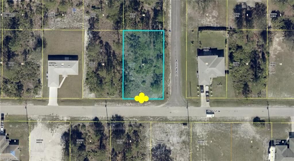 Property Photo: 2700 42nd St W FL 33971