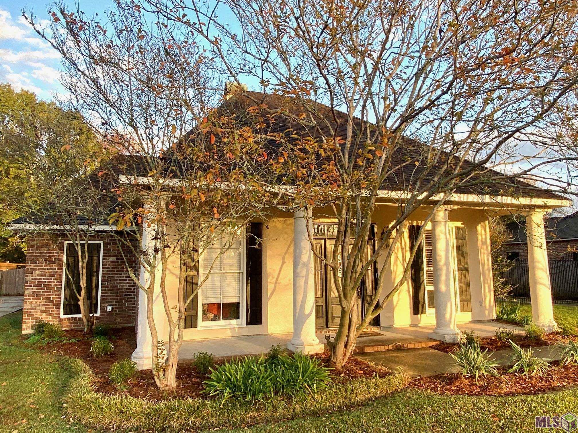 Property Photo:  18080 Old Jefferson  LA 70769 