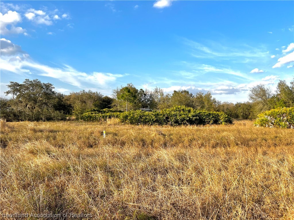 Property Photo: 2824 W Lanett Road FL 33825