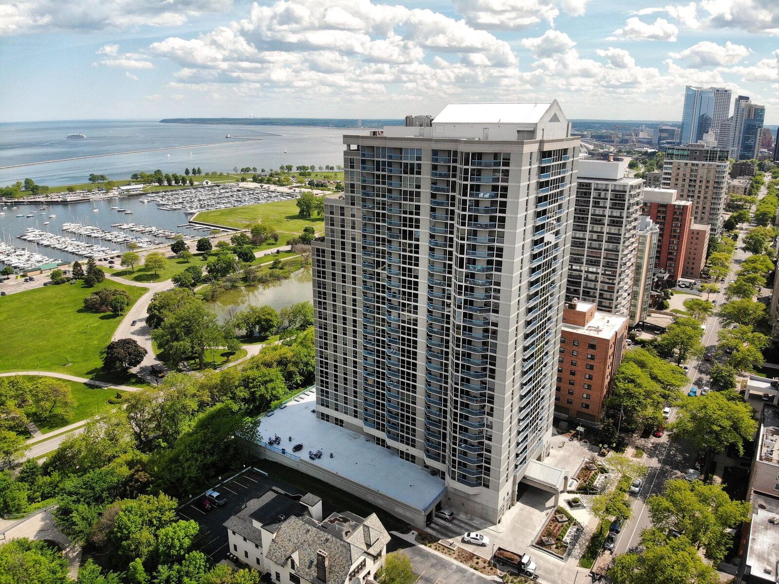 Property Photo:  1660 N Prospect Ave 412  WI 53202 