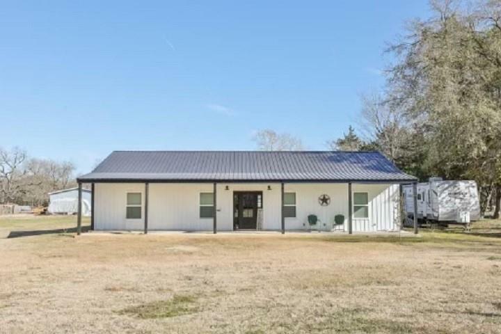 Property Photo:  1027 County Road 2950  TX 75410 