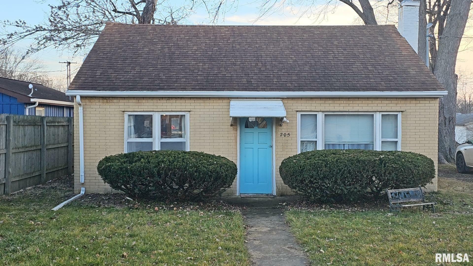 Property Photo:  205 E 6th Street  IL 61533 