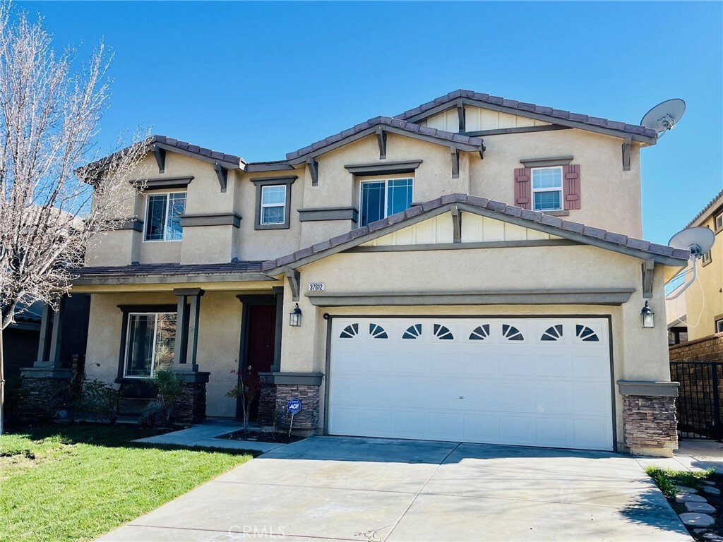 Property Photo: 37612 Ruby Red Lane CA 93551