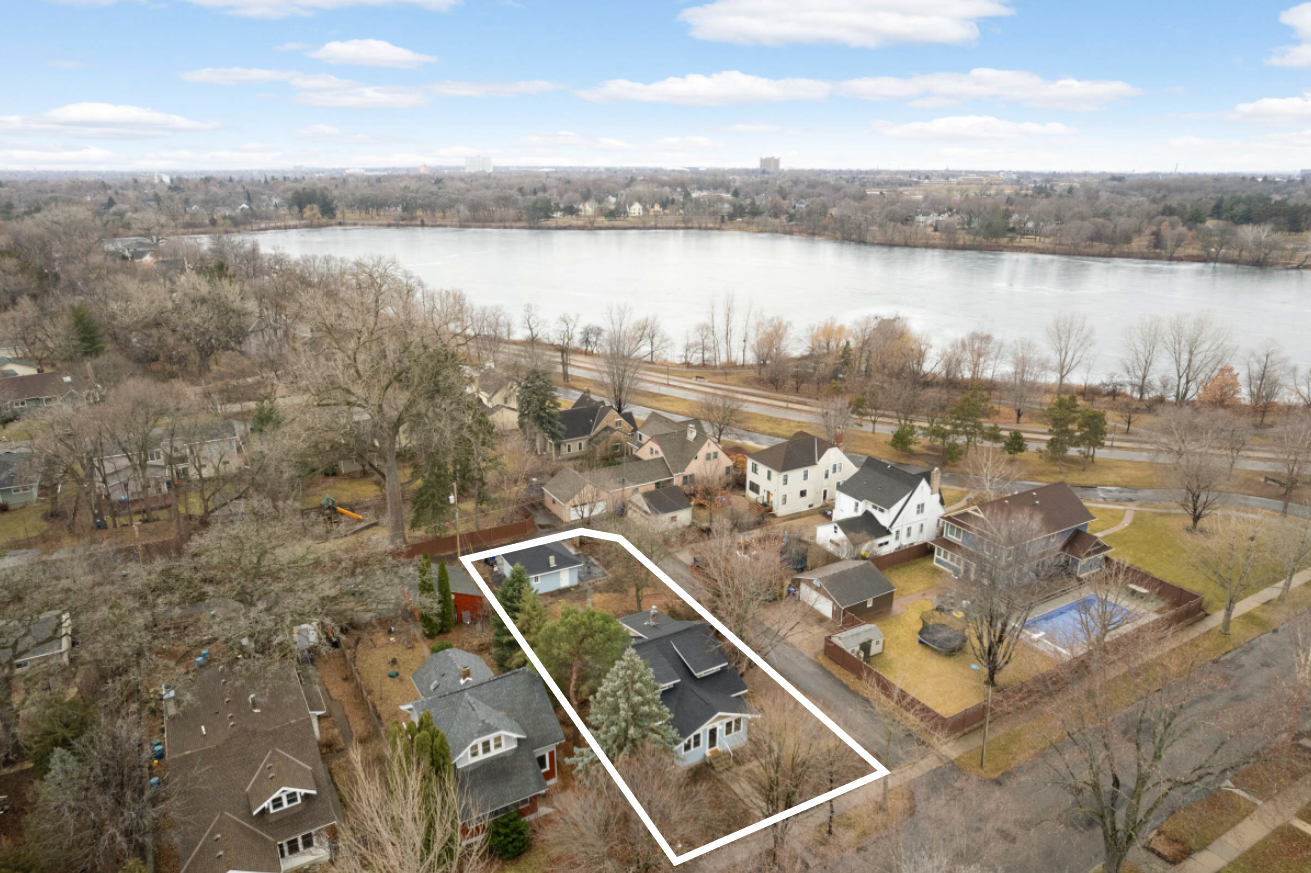 Property Photo:  892 Lakeview Avenue  MN 55117 