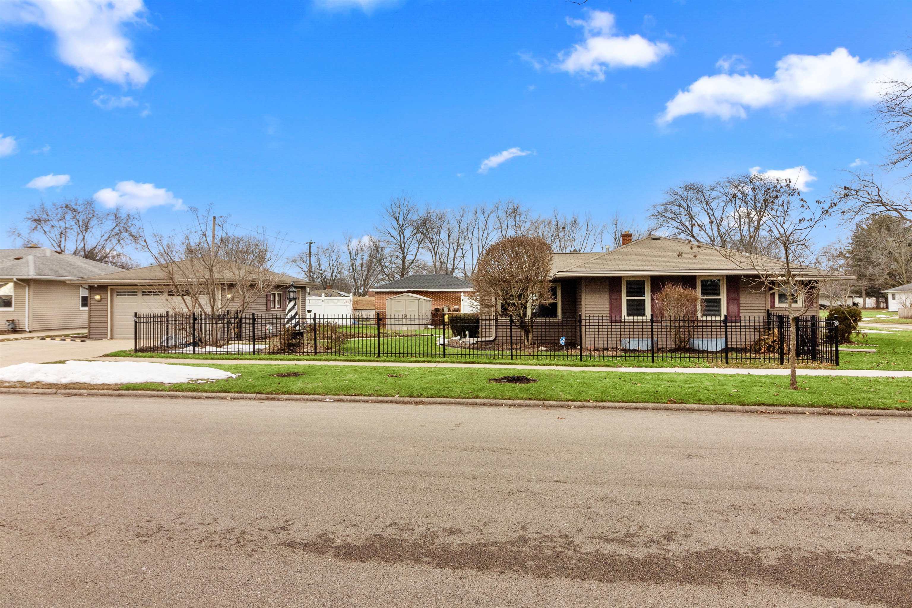 Property Photo:  2521 Wisconsin Road  IL 61108 