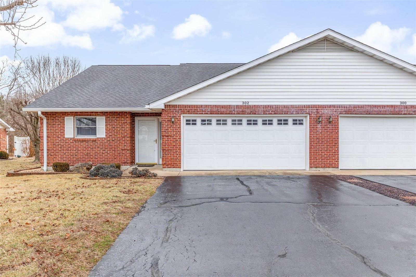 Property Photo:  302 E Green Tree Lane  MO 63640 