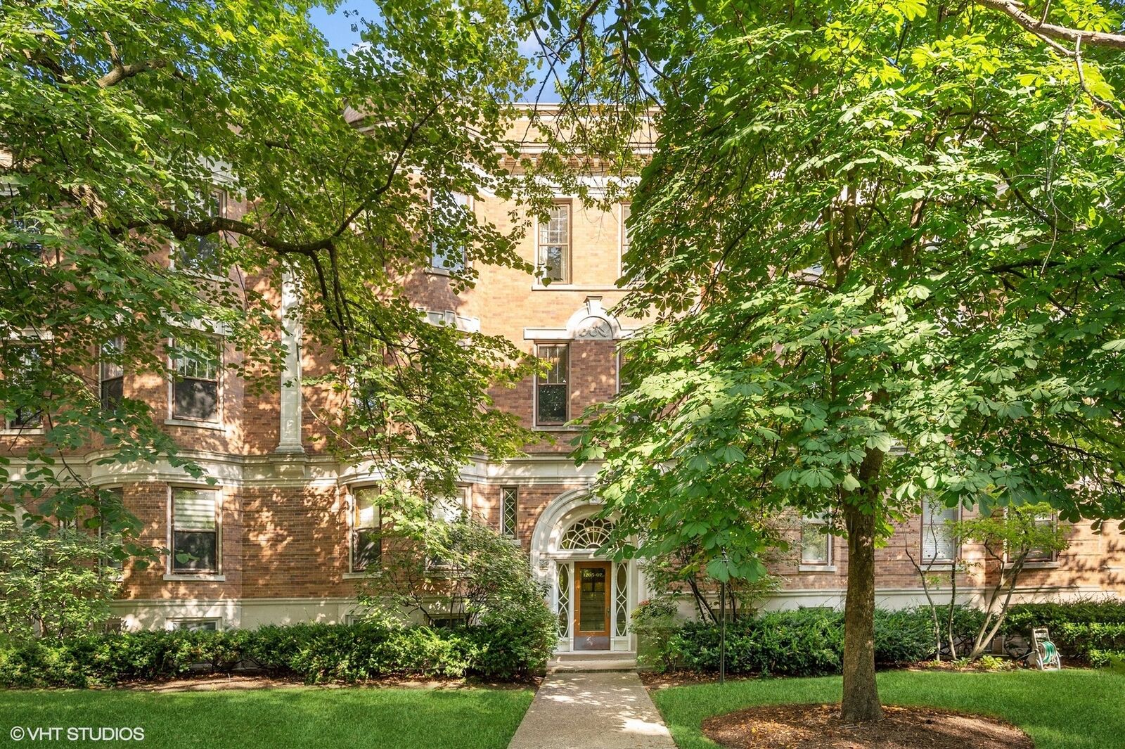 Property Photo:  1205 Michigan Avenue 1  IL 60202 
