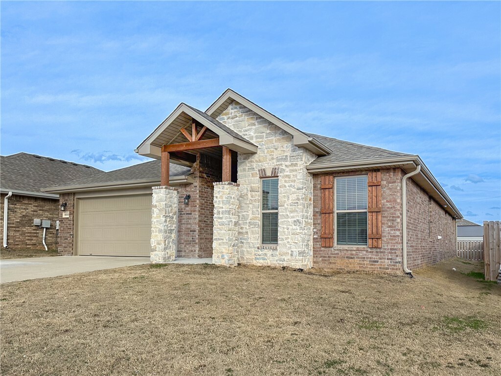 Property Photo: 6010 NW Hancock Street AR 72713