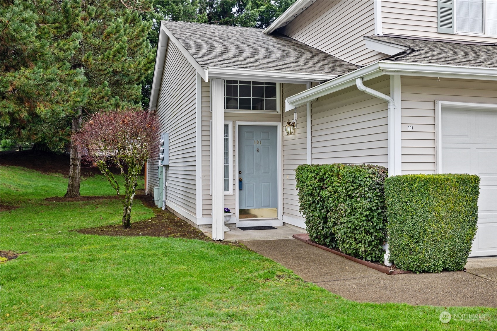 Property Photo:  6634 Millstone Lane SE 101  WA 98513 