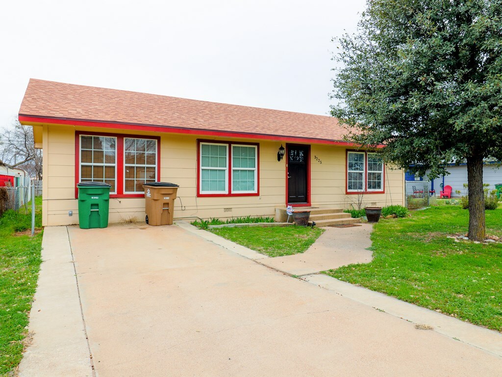 Property Photo:  3225 Webster St  TX 76901 