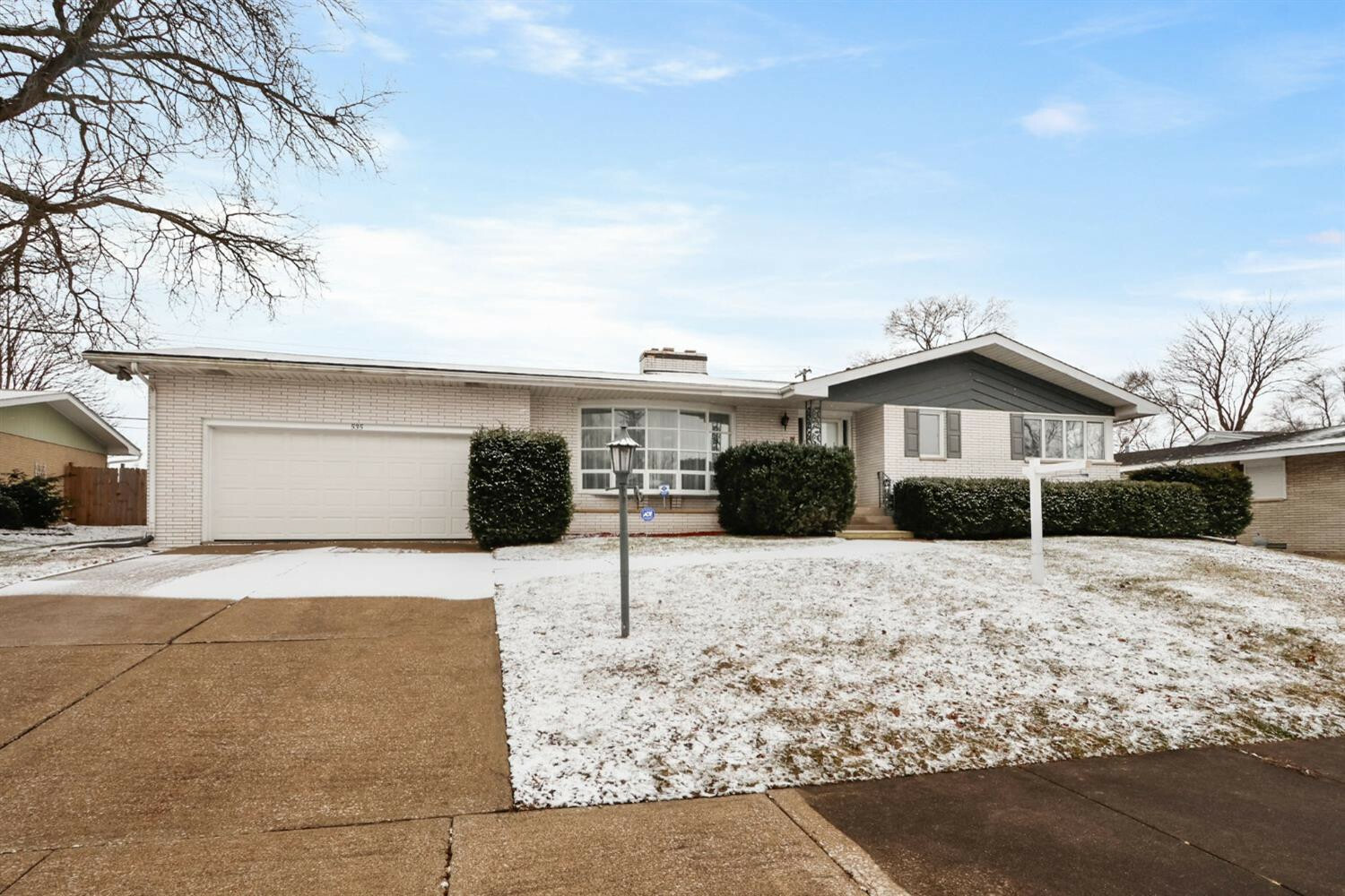 Property Photo: 535 E 78th Lane IN 46410