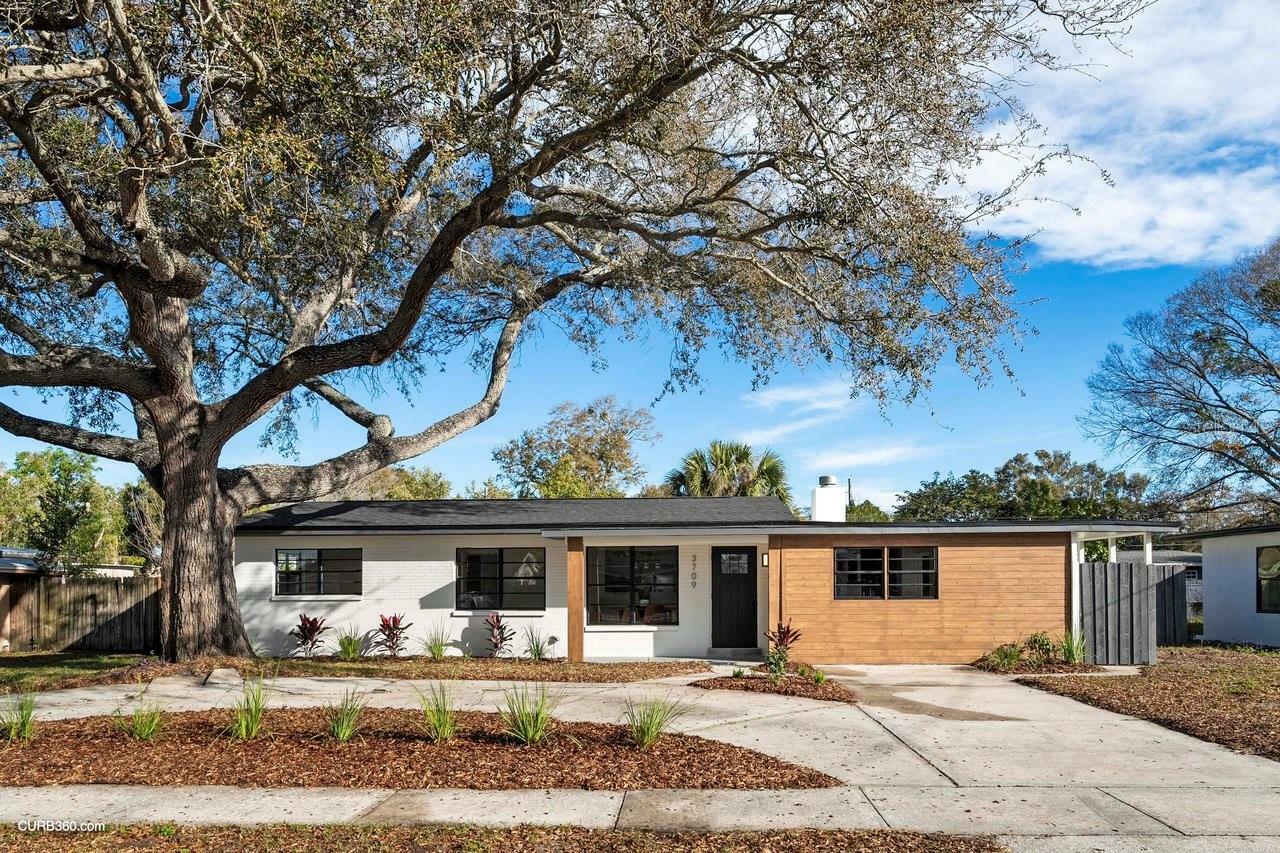 Property Photo: 3709 W Wallace Avenue FL 33611