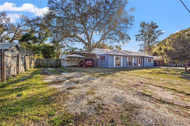 Property Photo: 4015 11th Avenue W FL 34205
