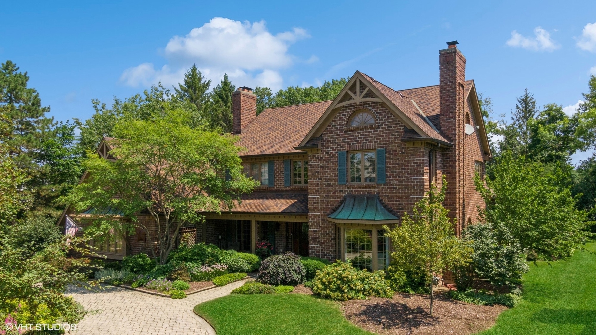 Property Photo: 148 Circle Ridge Drive IL 60527