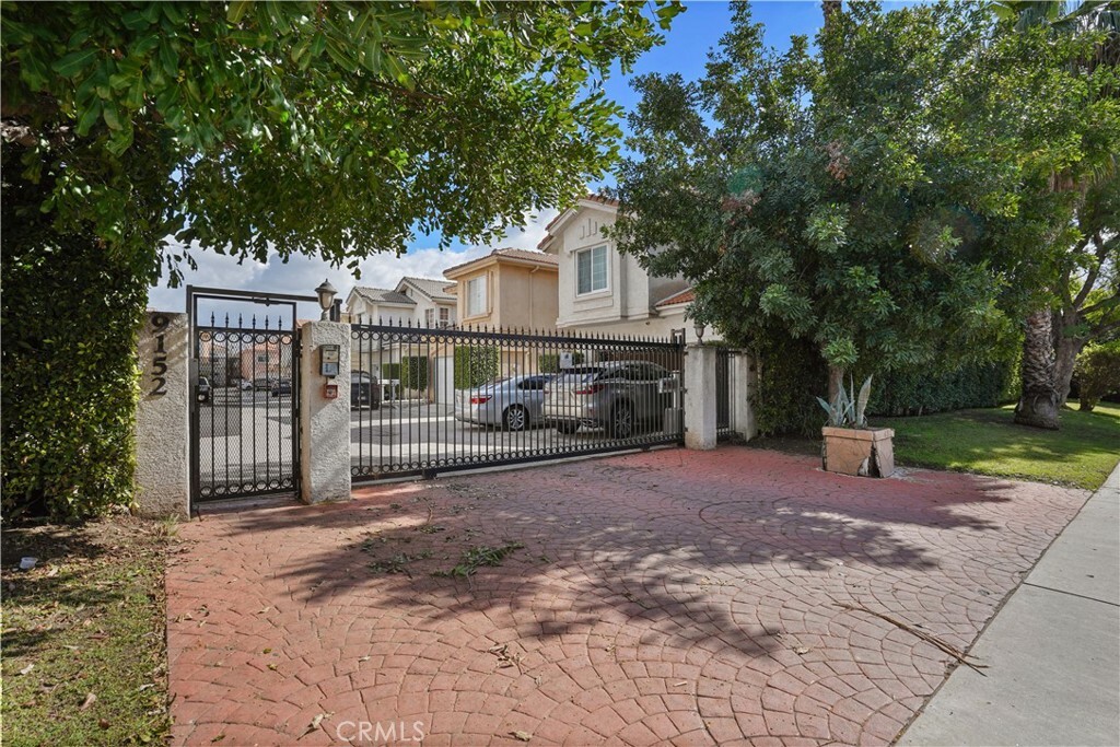 Property Photo:  9152 Lemona Avenue 108  CA 91343 