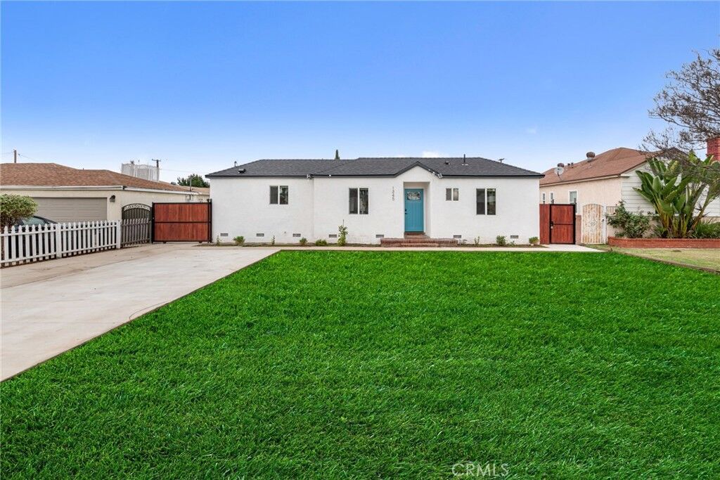 Property Photo:  1345 Carob Way  CA 90640 
