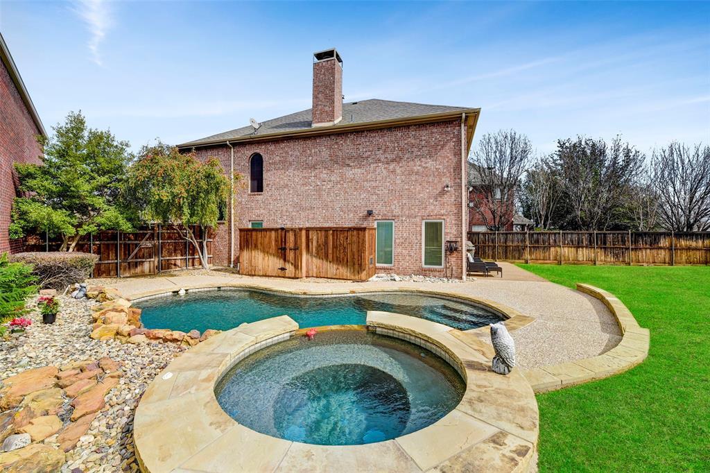 Property Photo:  404 Lacebark Drive  TX 75063 