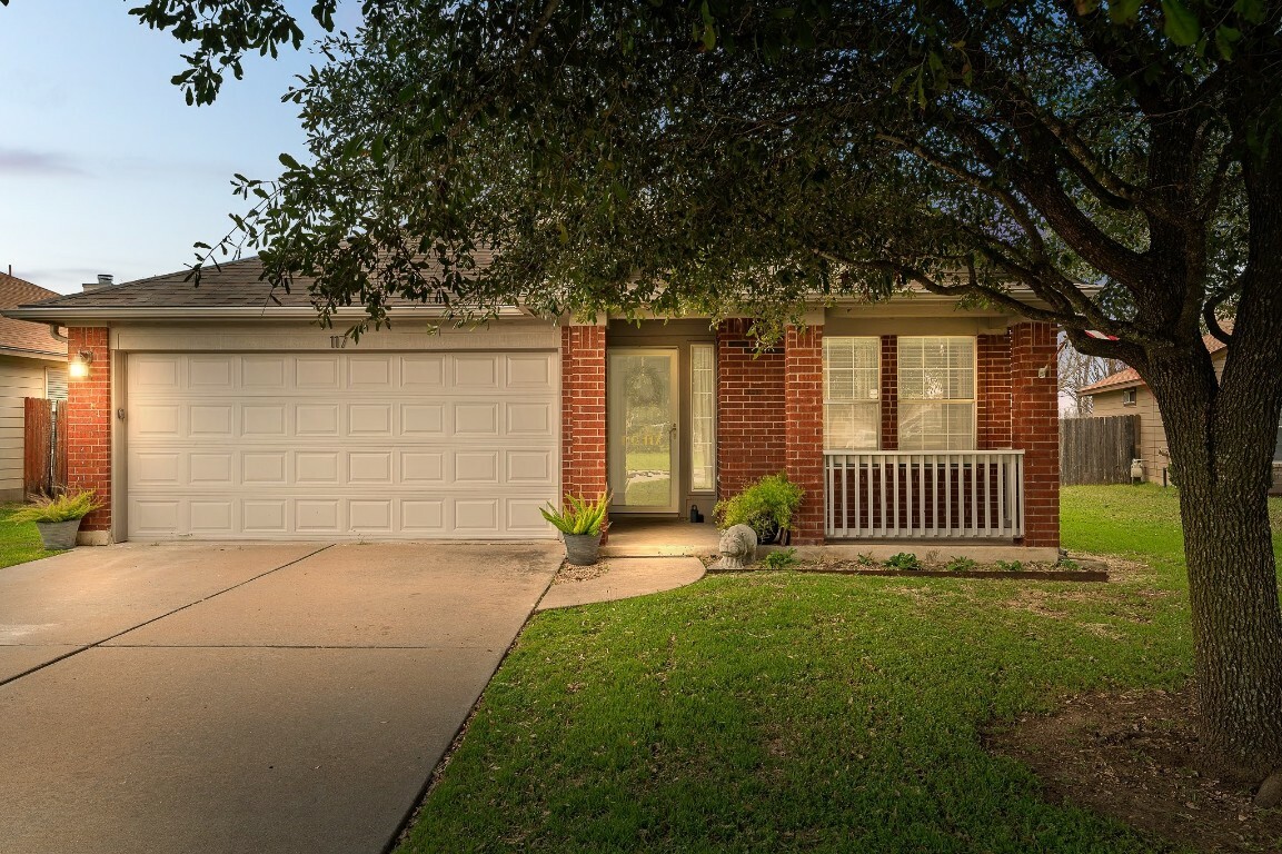 Property Photo:  117 Towan Way  TX 78634 