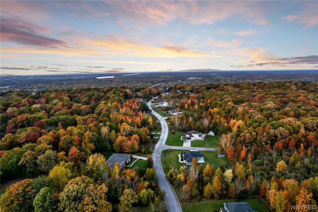 Property Photo:  5099 Country Club Trail  NY 14092 