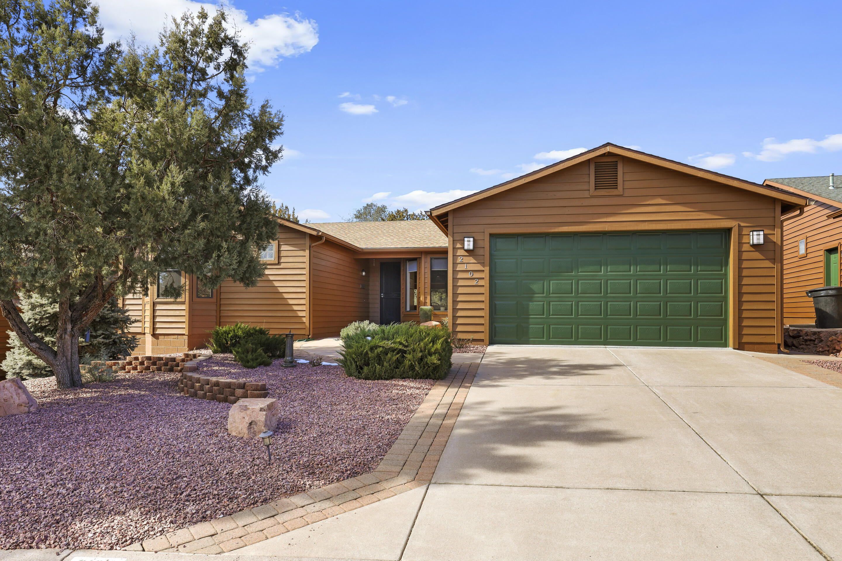 Property Photo: 2102 N Cold Springs Point AZ 85541