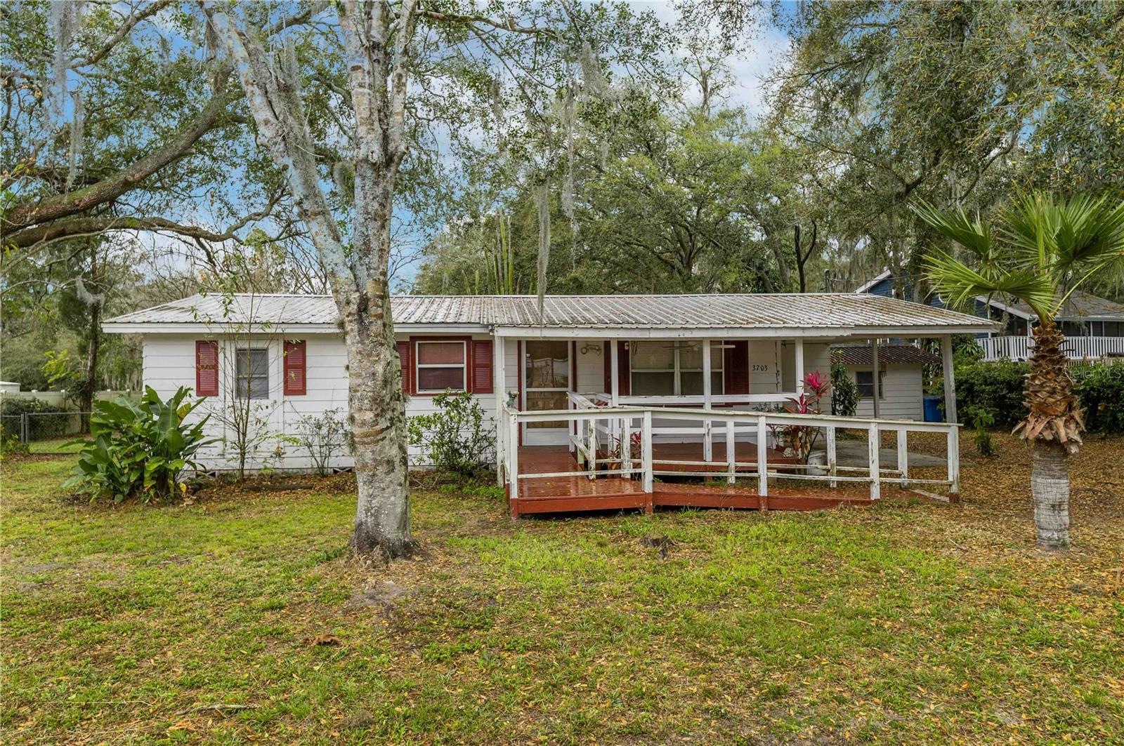 Property Photo:  3703 Pierce Harwell Loop  FL 33565 