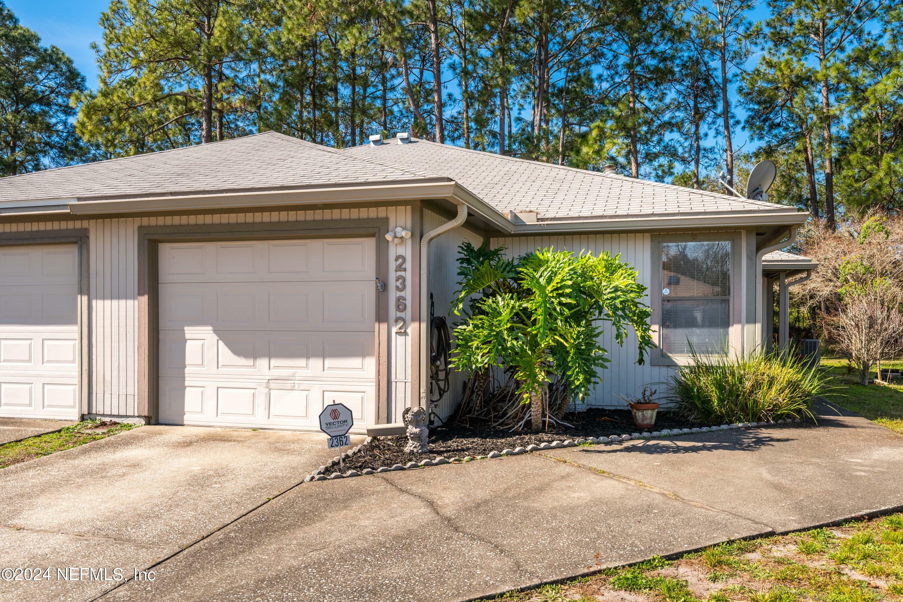 Property Photo:  2362 Ironstone Drive W  FL 32246 