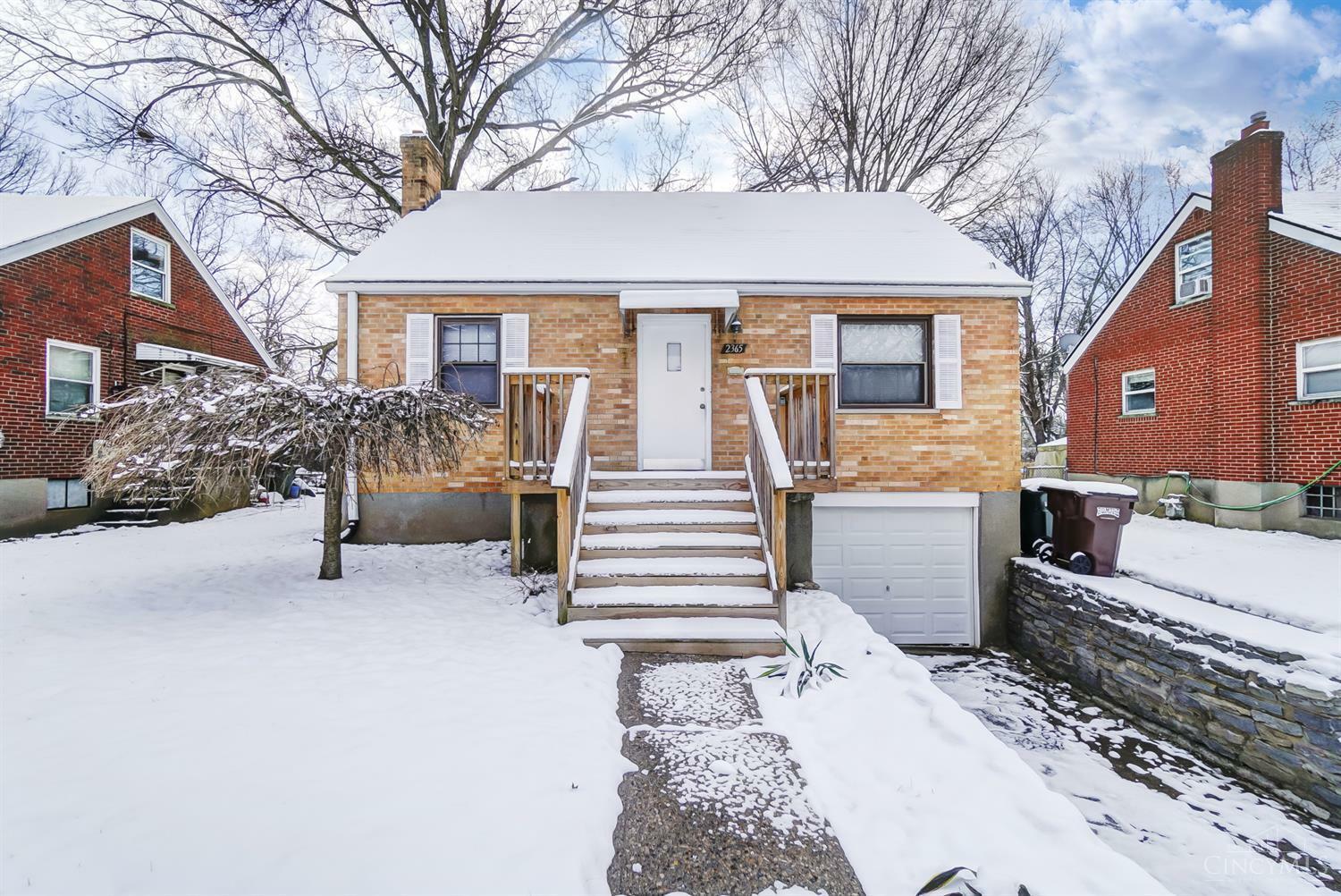 Property Photo: 2365 Golf Drive OH 45239