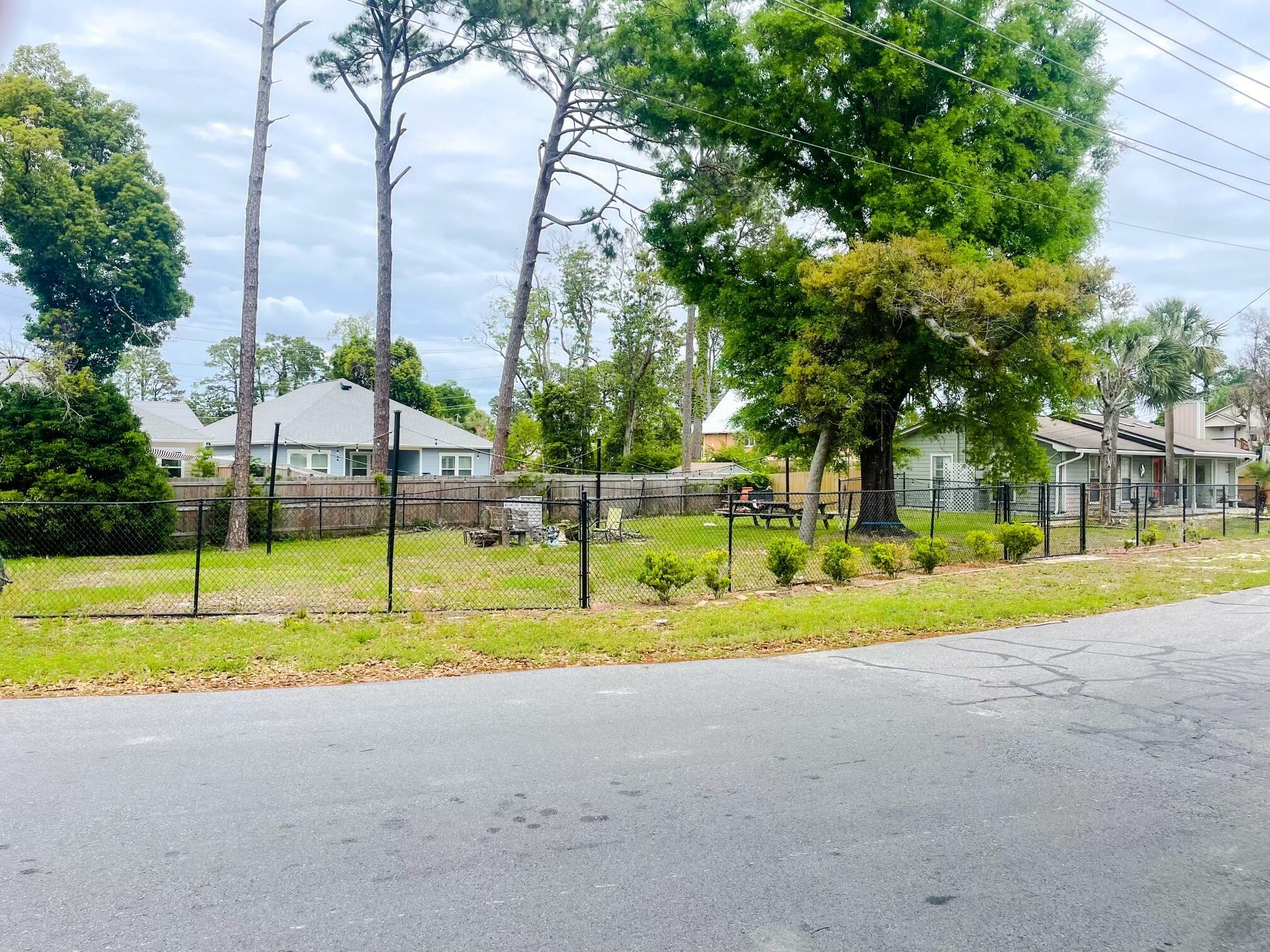 Property Photo:  Lot 8 Pine Drive  FL 32408 