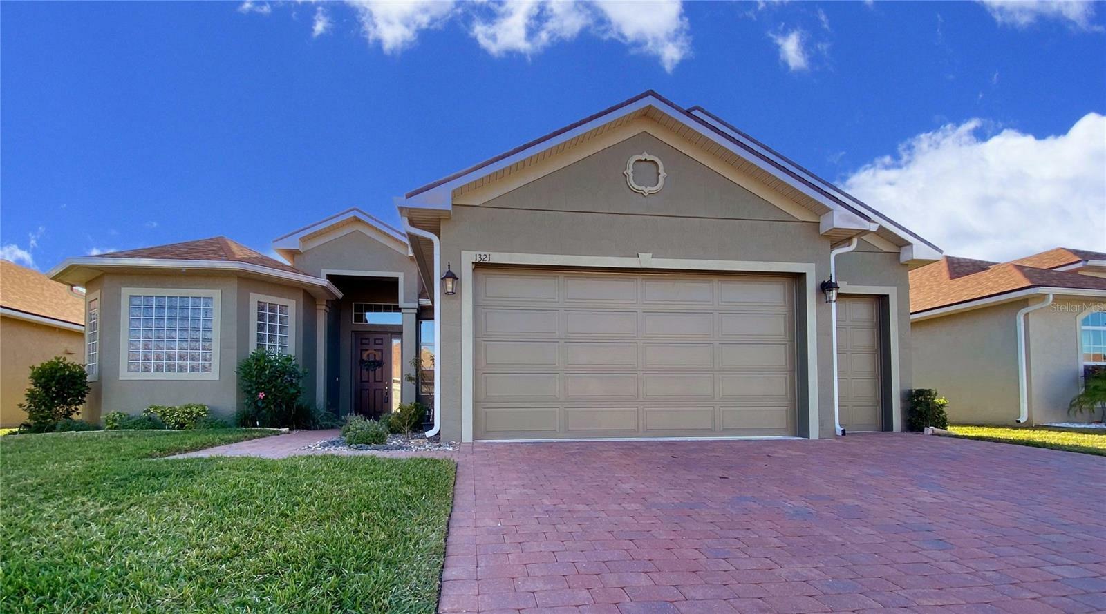 Property Photo:  1321 Oakmont Drive  FL 33884 