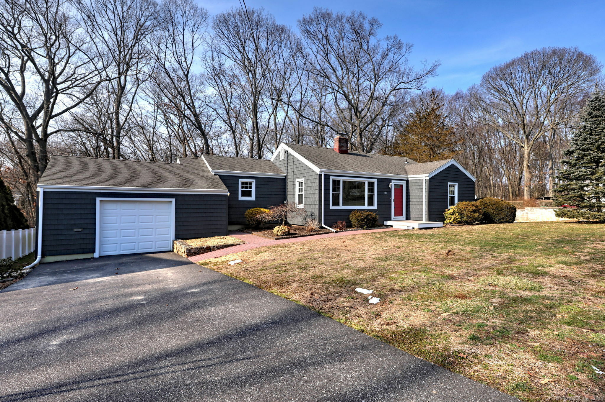 Property Photo:  110 Knollwood Drive  CT 06614 