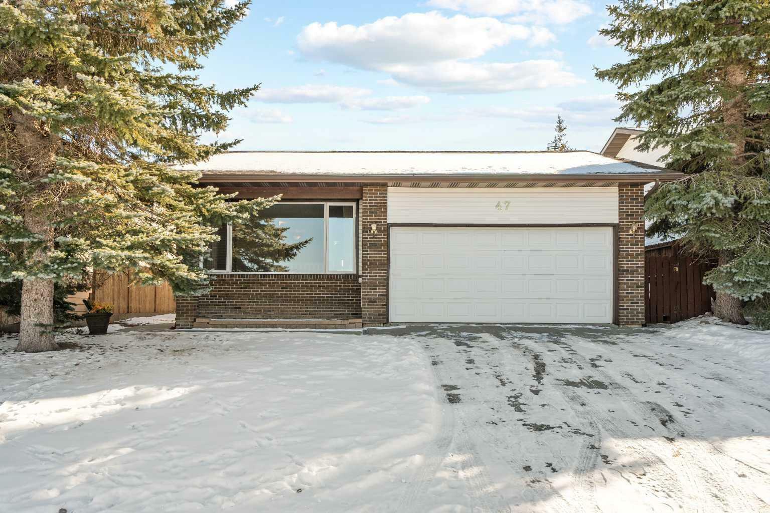Property Photo:  47 Beacham Close NW  AB T3K 1S5 