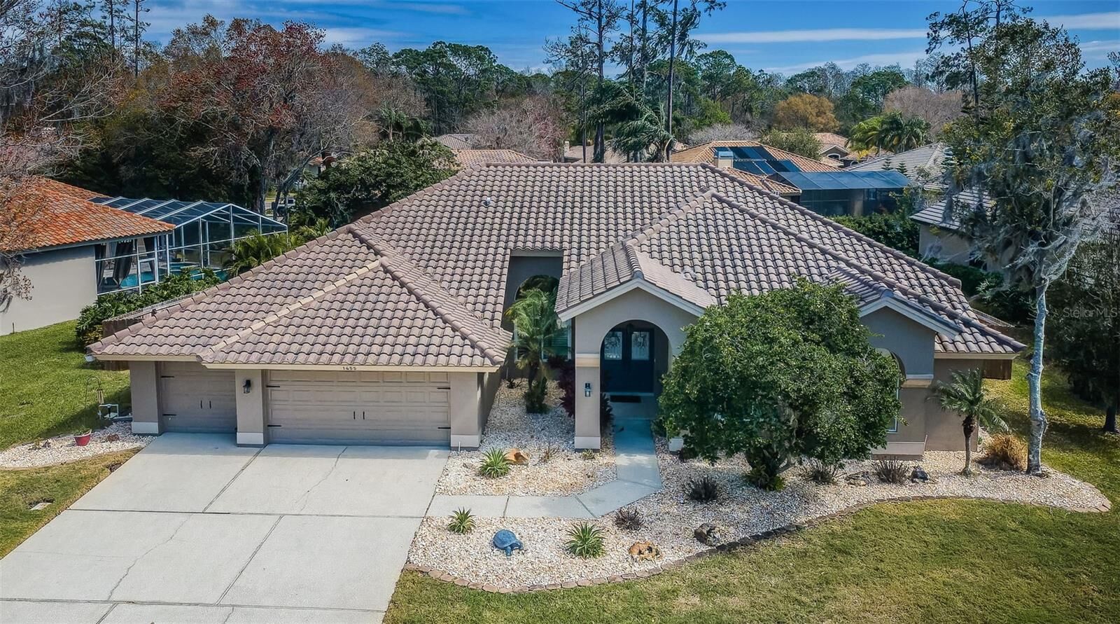 Property Photo: 1455 Briargrove Way FL 34677