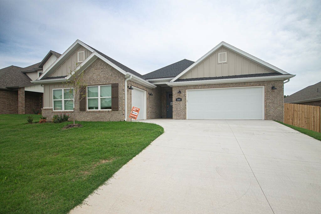 Property Photo:  5501 SW Firethorn Lane  AR 72713 