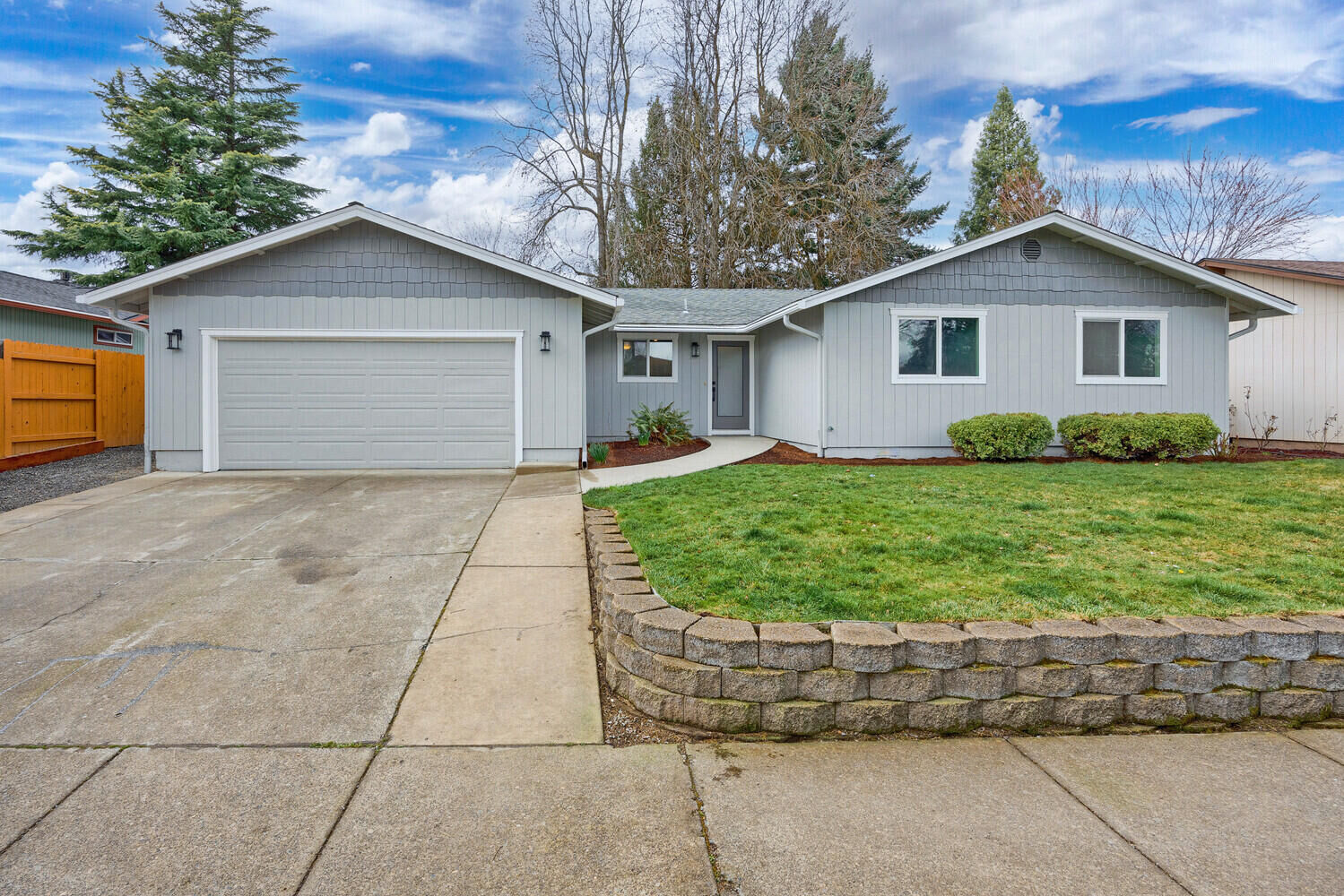 Property Photo:  1182 Kelly Street  OR 97501 