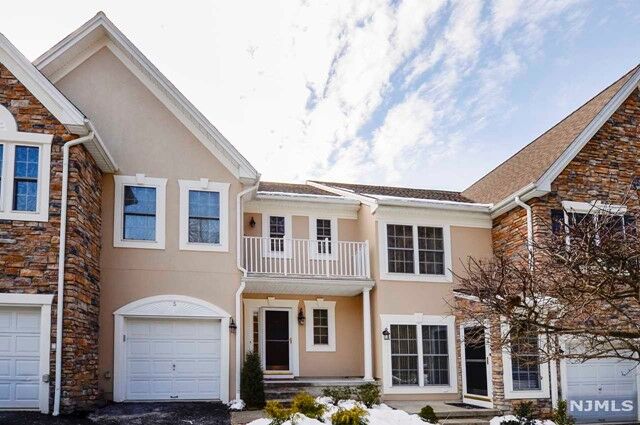 Property Photo:  5 Walnut Court  NJ 07508 