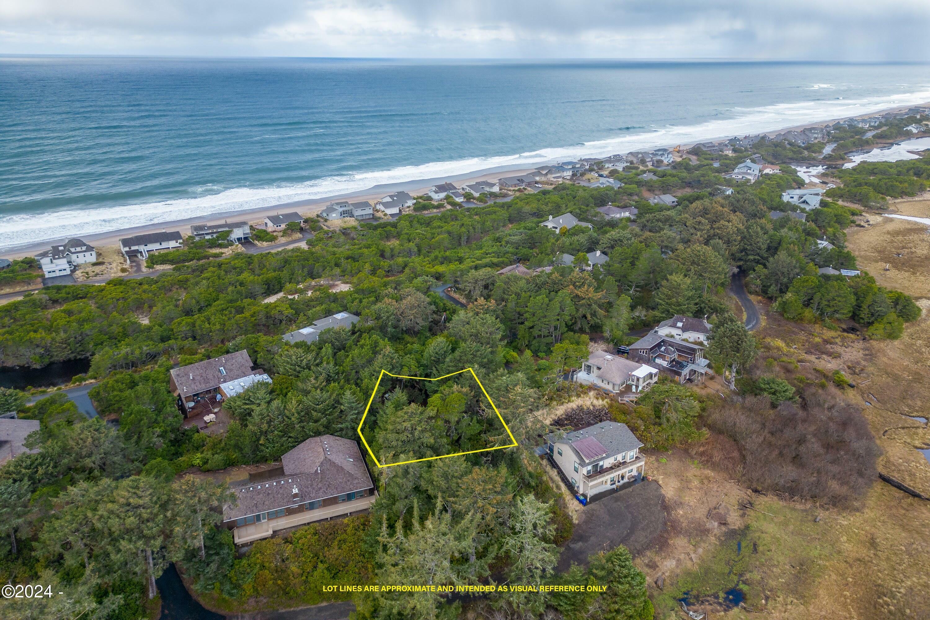 Property Photo: 25 Bay Ridge Loop OR 97388