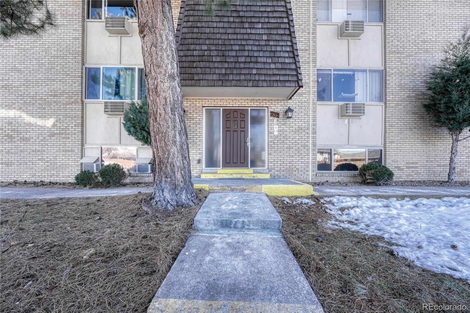 Property Photo: 232 S Brentwood Street 104 CO 80226