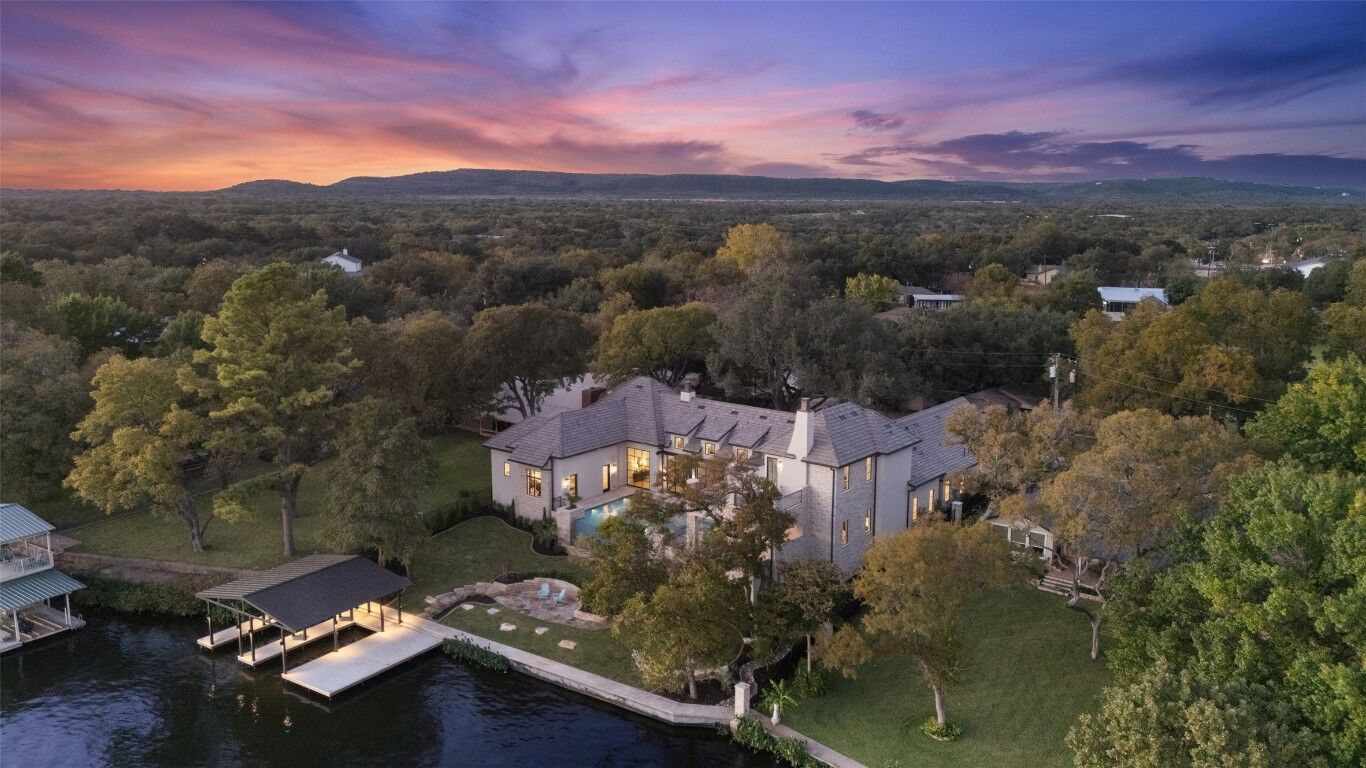 Property Photo: 559 Crestwood Drive TX 78639