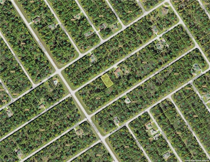 Property Photo: 1320 Lace Ter FL 33953