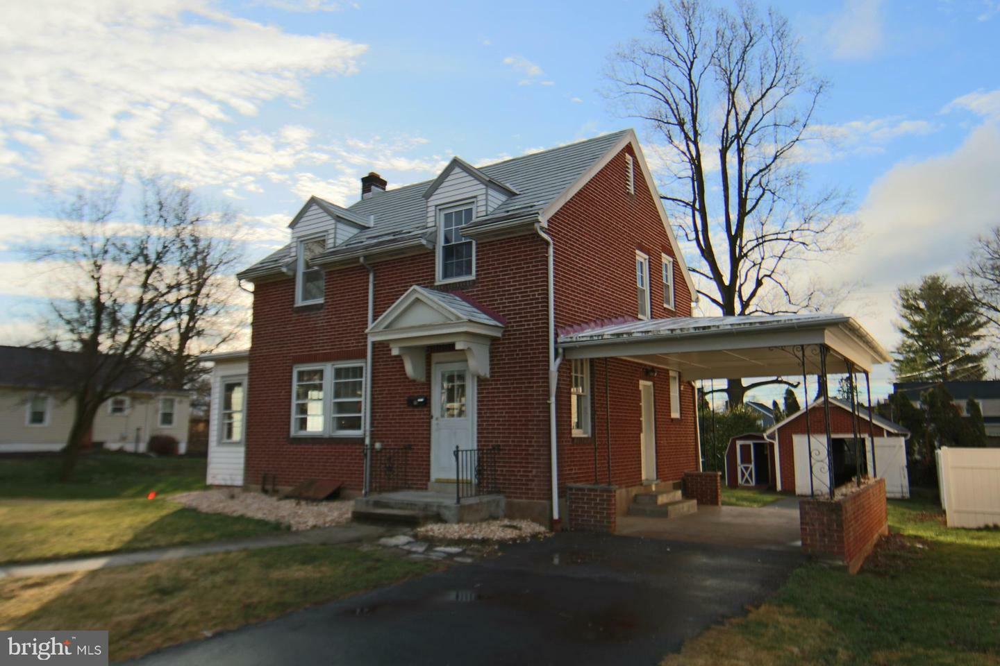 Property Photo:  40 W Roosevelt Avenue  PA 17057 