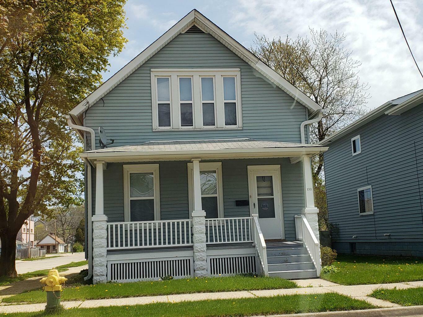 Property Photo:  1001 Delamere Ave  WI 53403 