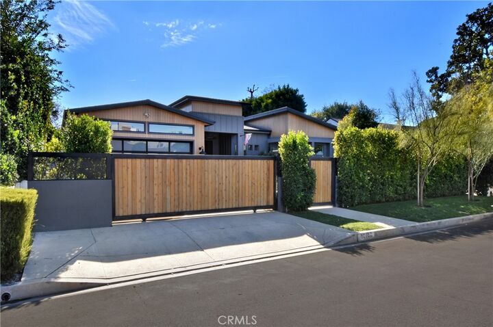 12138 Hartsook Street  Valley Village CA 91607 photo