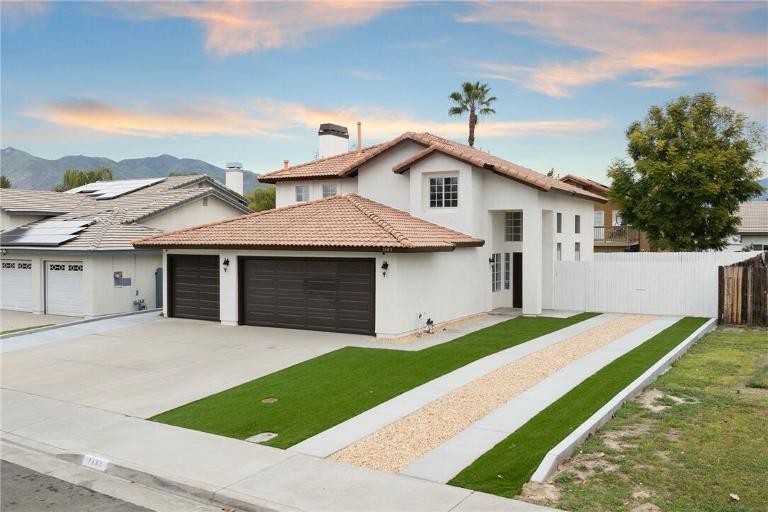 Property Photo:  1683 Arroyo Viejo Drive  CA 92583 