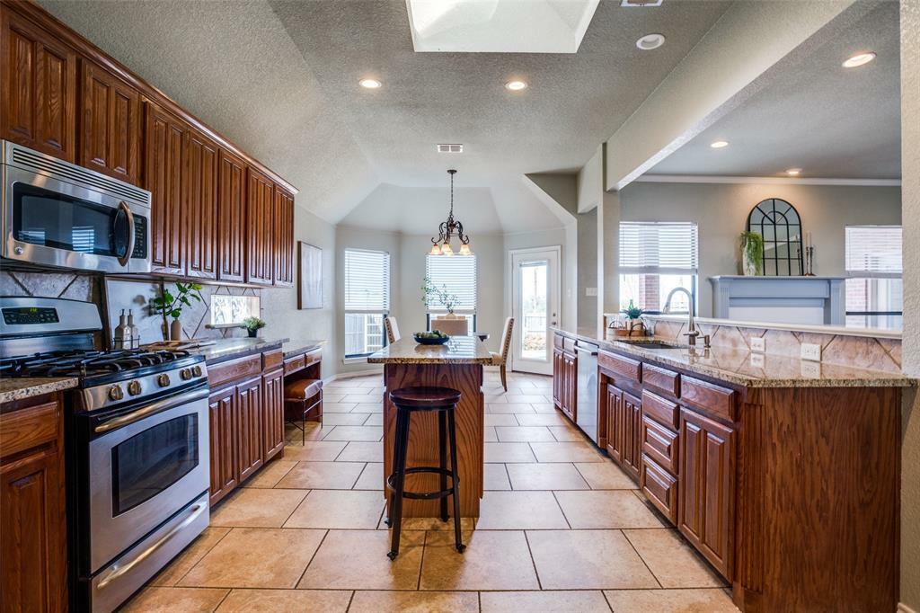 Property Photo:  11100 Silver Horn Drive  TX 76108 