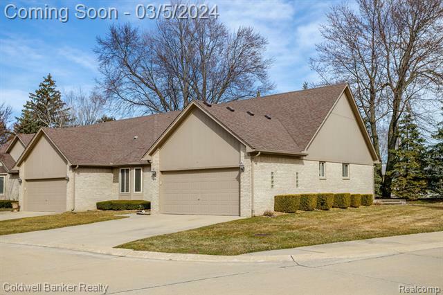 Property Photo:  15765 Corso Drive  MI 48035 