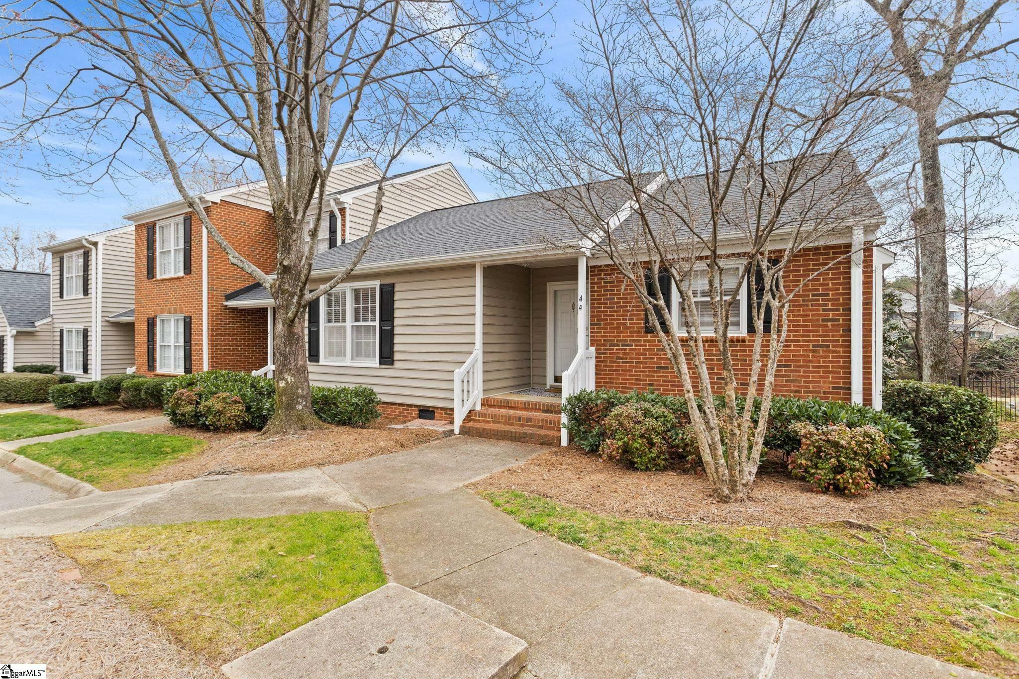 Property Photo: 40 Wood Pointe Drive SC 29615