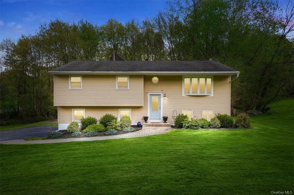 Property Photo:  300 Ridge Road  NY 10916 