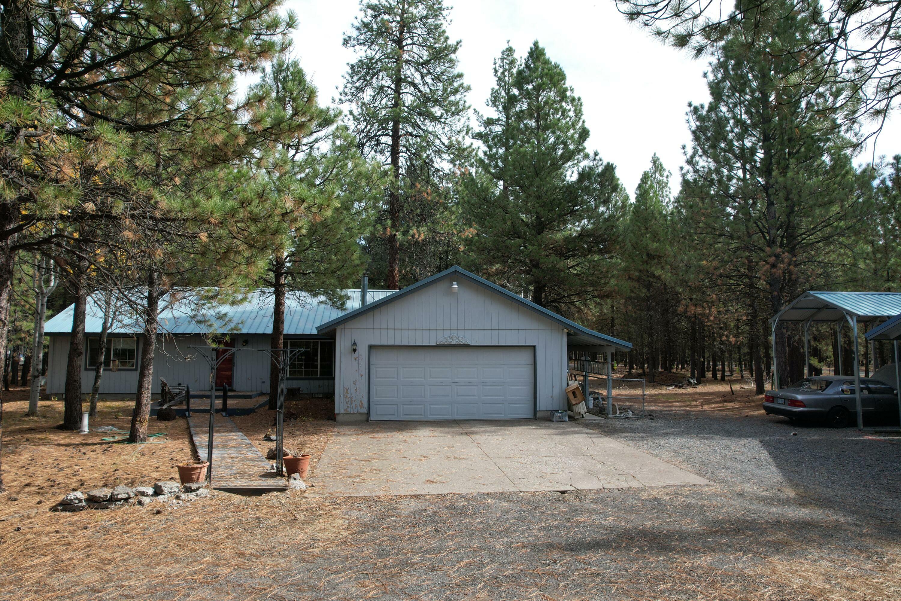 Property Photo:  51814 Black Pine Way  OR 97739 