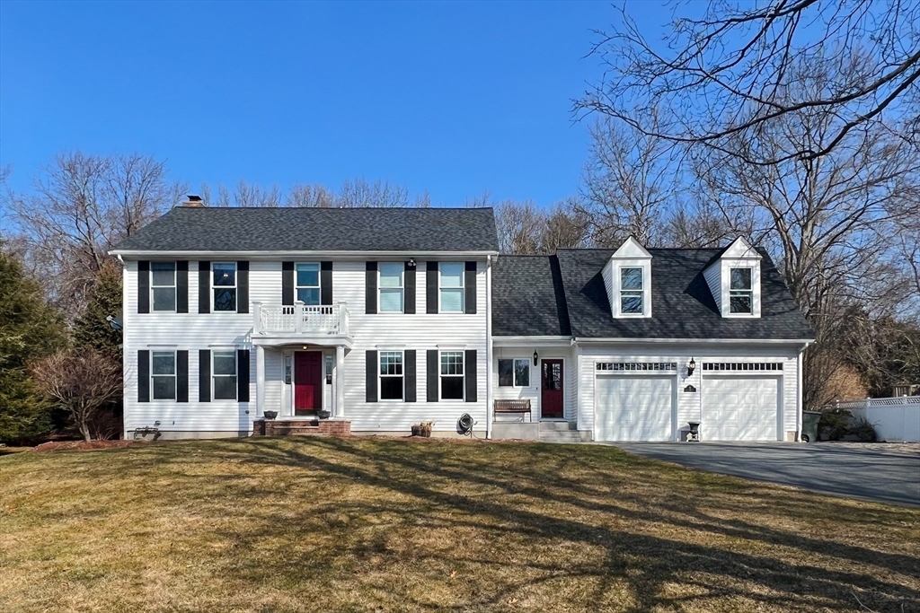 Property Photo: 6 Rolling Hill Rd MA 01545